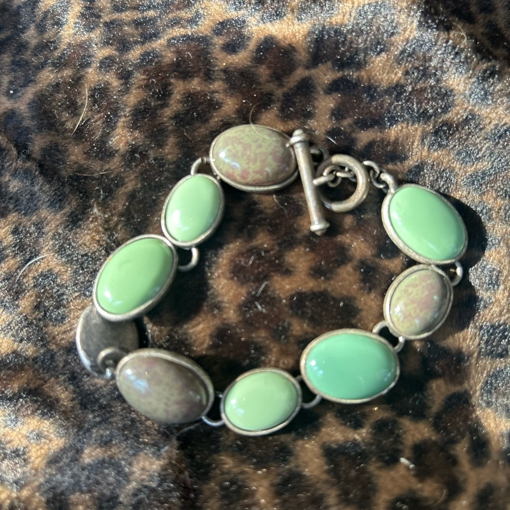 Green Stone Bracelet with Silver-Toned Settings and Toggle Clasp